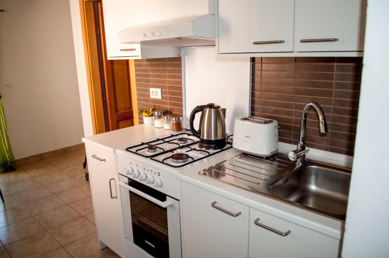Apartment Rosa 2 로비니 외부 사진